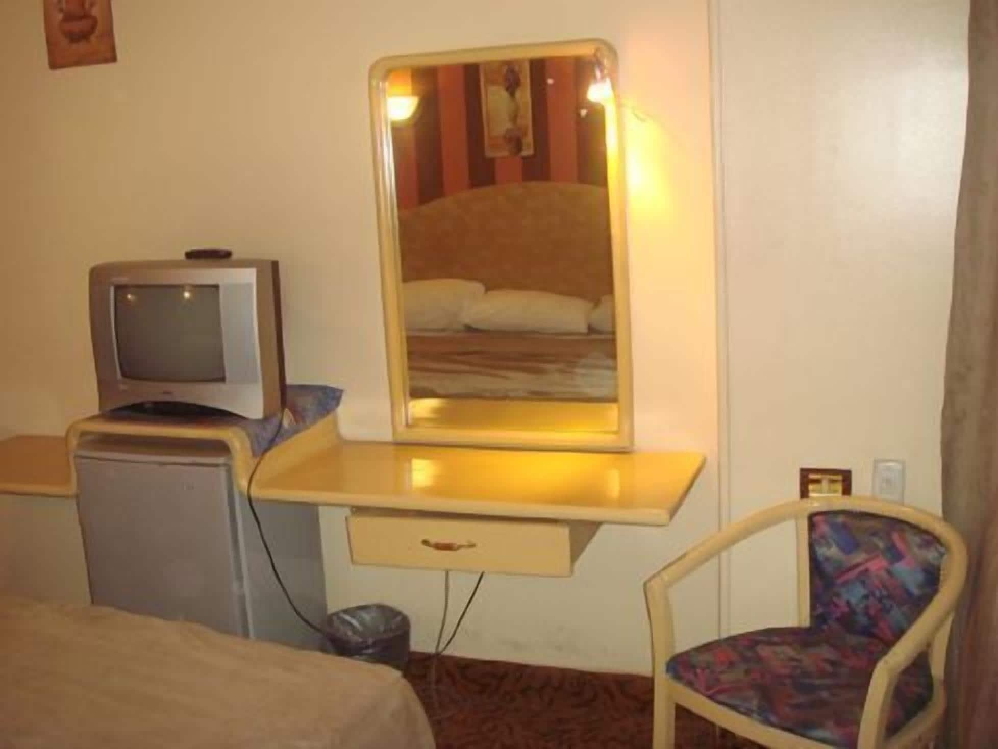 Oasis Hotel Heliopolis Kair Zewnętrze zdjęcie